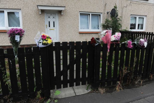 可莎伦|母亲为约会拒绝带13岁女儿去看病，玩够回家发现女儿已身亡