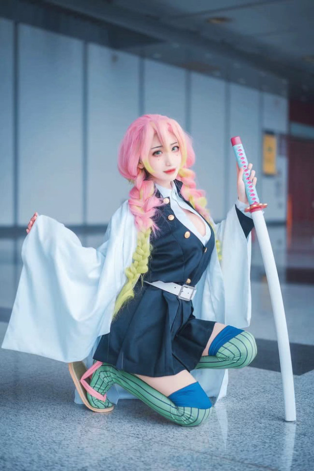 cos场照鬼灭之刃甘露寺蜜璃网友太好康了吧超还原