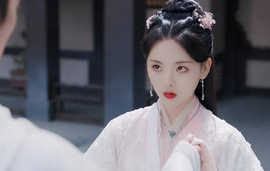 杨超越|从肖战到杨超越，粉丝为何总是管太宽？