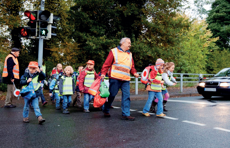 德国儿童之所以能独立上学,原来是因为做了这些……_腾讯新闻