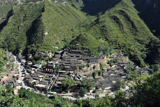 小山村|北京“最美”小山村，四周被山脉环绕，从市中心开车2小时可达