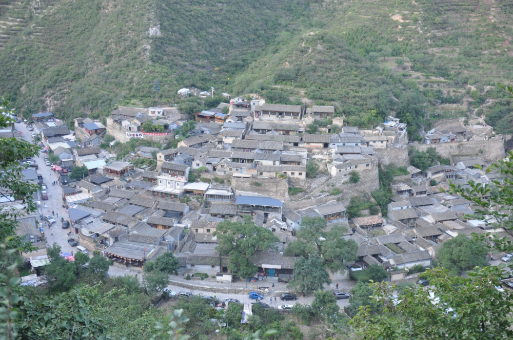 小山村|北京“最美”小山村，四周被山脉环绕，从市中心开车2小时可达