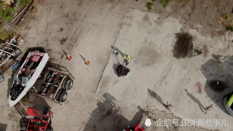 坟墓|小学和公司大楼下惊现124座坟墓，埋着545人