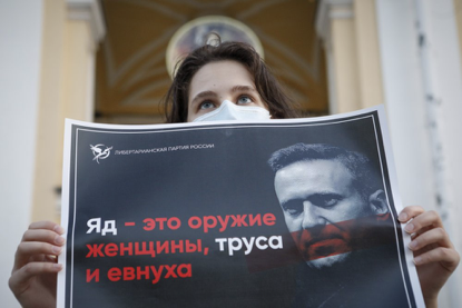 阿列克谢·纳瓦尔尼|俄反对派领导人疑遭下毒后“情况稳定”，德国组织欲接其赴德治疗