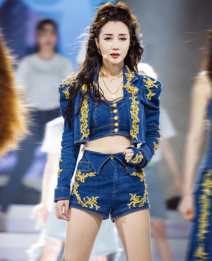 吴昕|复活团五公造型曝光，服装设计太美了，看到吴昕果断被圈粉了