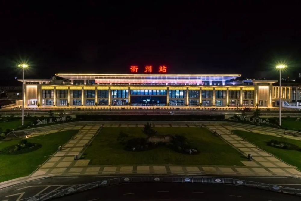 颜值高了气质涨了衢州火车站站前广场焕然一新还有喷泉