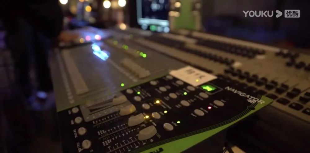 八佰|《八佰》上映，看IMAX哭死，不看IMAX悔死