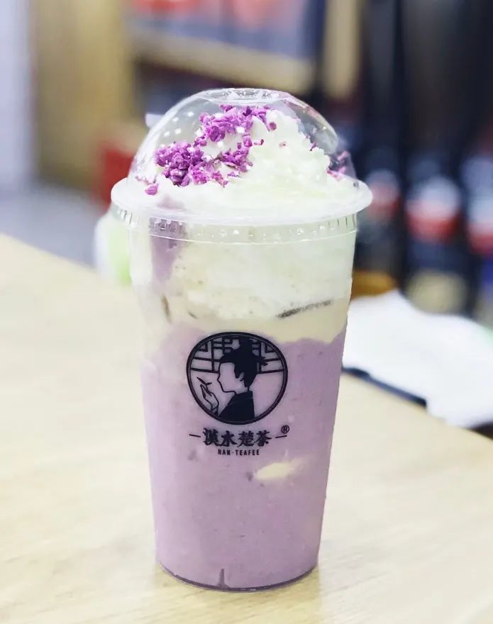 甜甜糯糯的香芋深得人们喜爱漢水楚茶家的芋泥系列都是芋头大火蒸煮