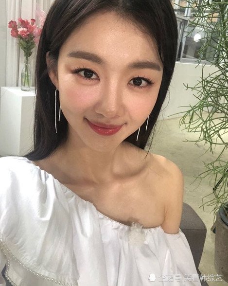 张熙珍是谁恶之花李准基姐姐和非艺人事业家公开恋爱