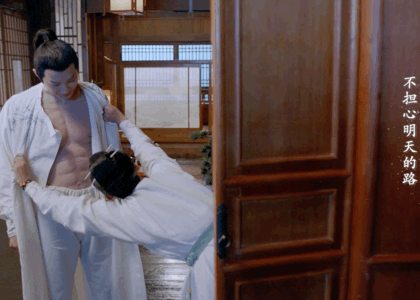 青青子衿男主穿假肌肉晒身材官方玩梗宣传被骂不敬业