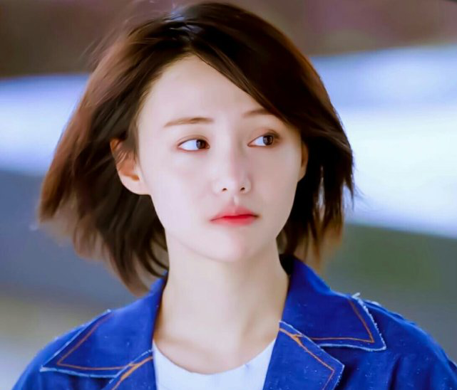 杨超越|杨超越要步郑爽后尘？换黑头像怒怼粉丝，被嘲新剧热度不够来炒作