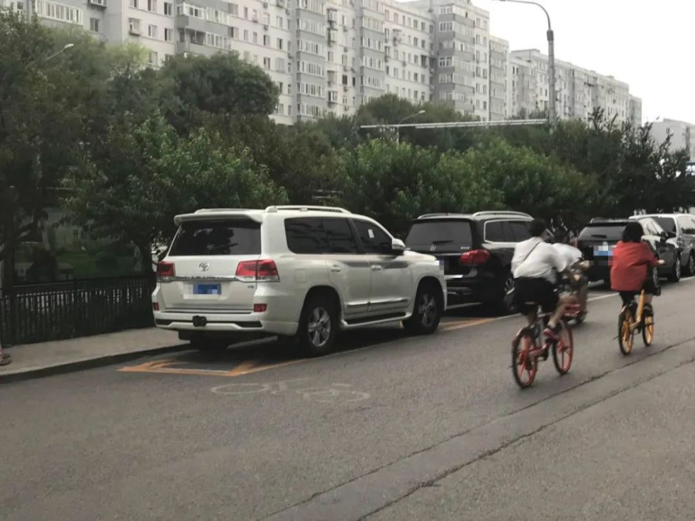 交管部门|举报违法，端起手机“随手拍”，可这效果也“随意”