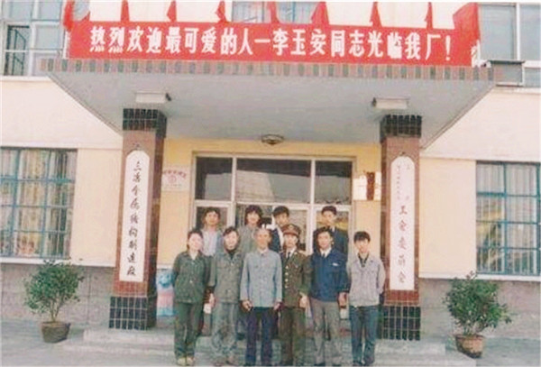 谁是最可爱的人|语文课本删《谁是最可爱的人》中3位战士名字，作者写信要求恢复