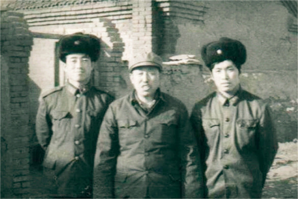 谁是最可爱的人|语文课本删《谁是最可爱的人》中3位战士名字，作者写信要求恢复