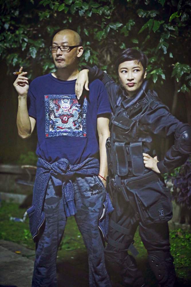 导演|一线｜专访梁静：拍完《八佰》导演黑胡子变白胡子，我心都碎了