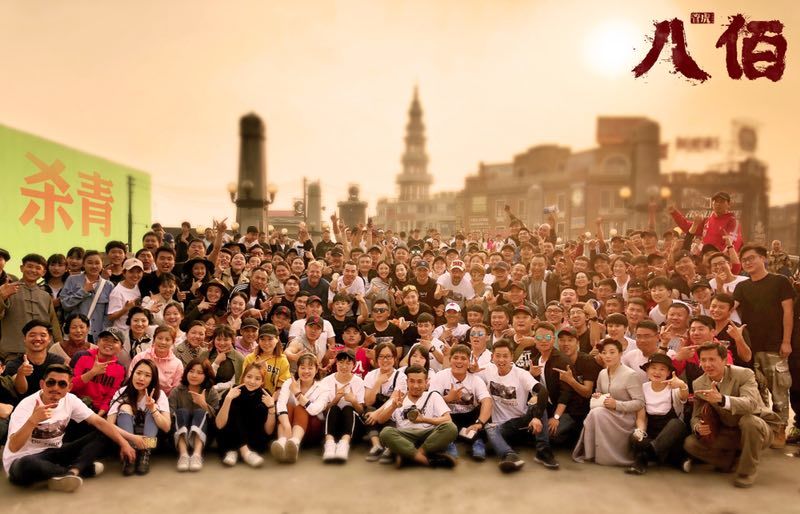 导演|一线｜专访梁静：拍完《八佰》导演黑胡子变白胡子，我心都碎了