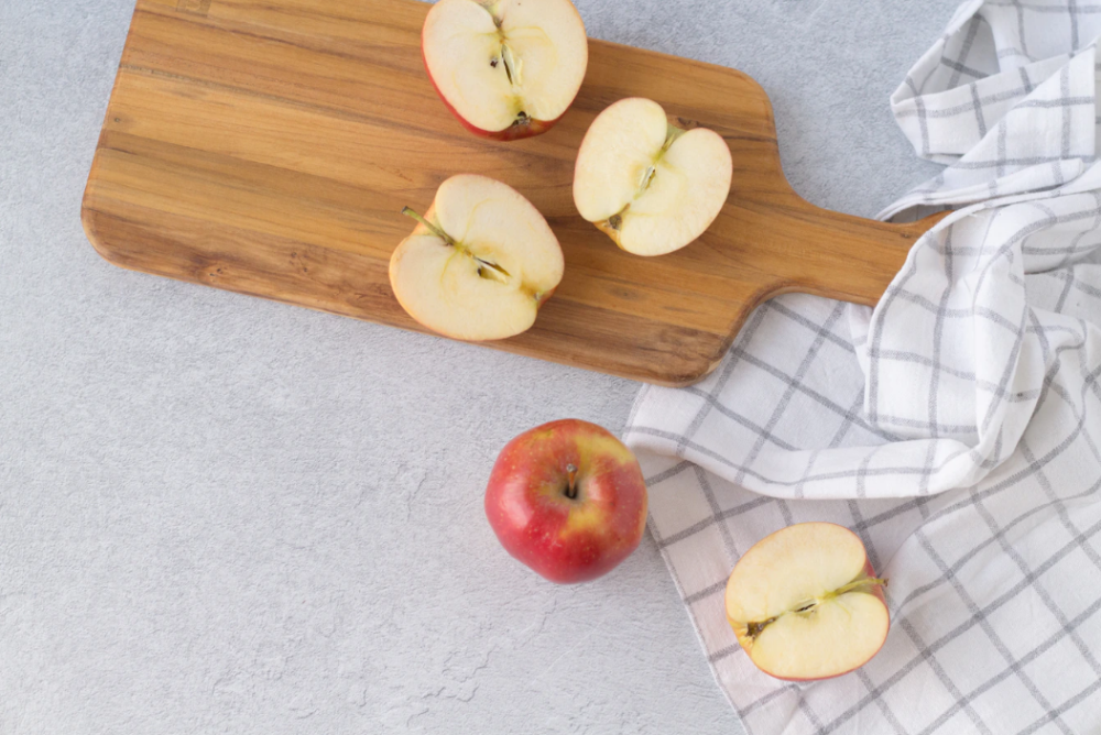 水果|有些水果“吃着不甜却很长肉”，秘密藏在这张“水果热量表”里