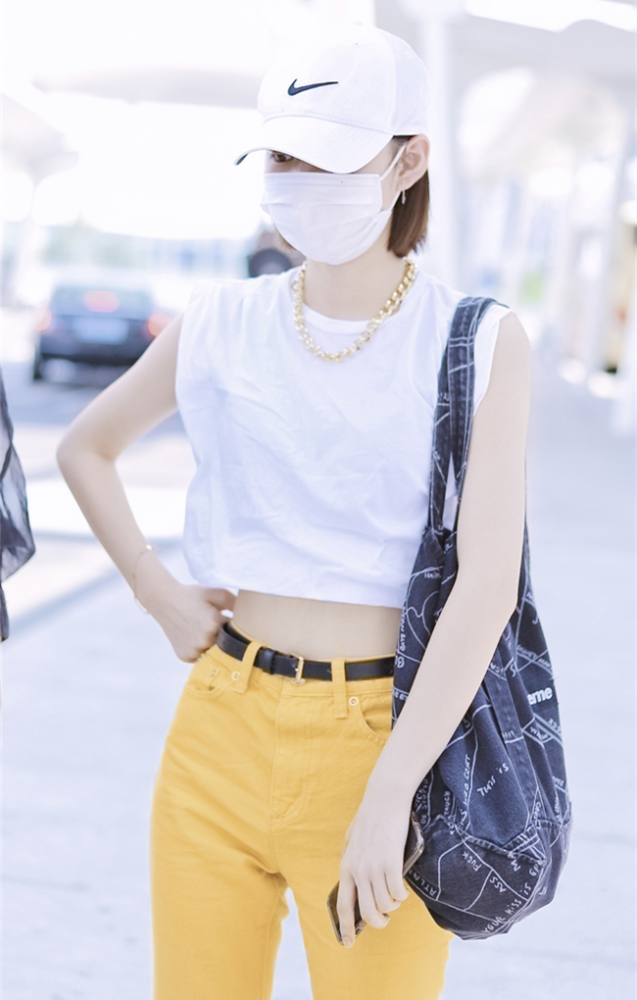 段奥娟瘦下来变得超自信连香蕉皮裤都敢穿秀出直线腿绝了