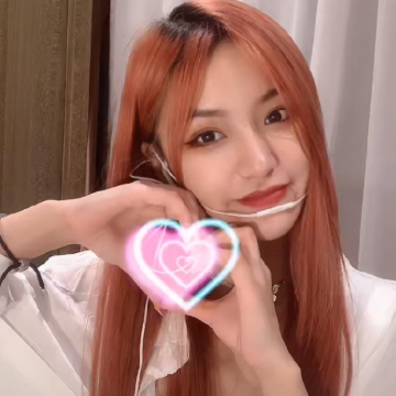 刀小刀直播时不小心关掉美颜,看到原镜头下的她,差点