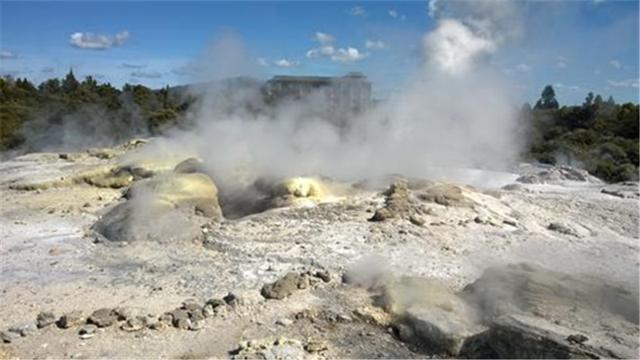 火山|火山即将喷发，教授却被当地人绑了起来，人们为什么不相信他呢？