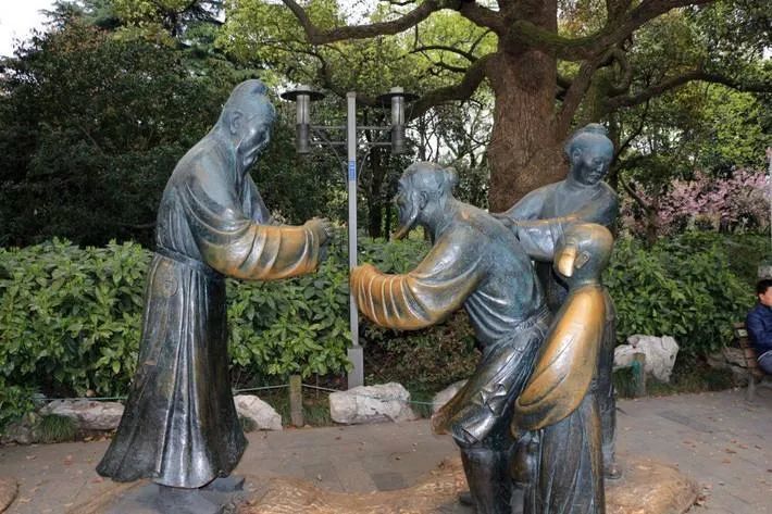 白居易|大才子白居易居然不懂“色即是空”啥意思，一棵小树为他解开迷惑