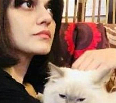 自杀|美女读博13年没拿到博士证自杀，朋友称她曾遭导师骚扰