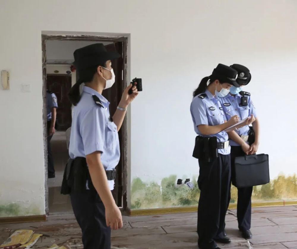 法院里的 女警花 铿锵绽放谱芳华 腾讯新闻