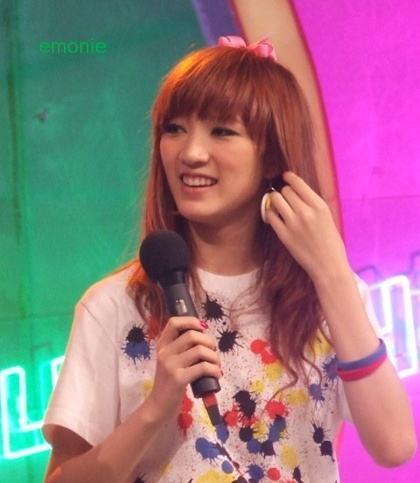 孟佳是韩国出名的女团组合miss a的前成员之一,实力不容小觑.