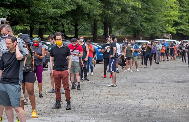 特朗普|特朗普发誓：必须派遣执法人员到投票站，遏制一切选民欺诈行为
