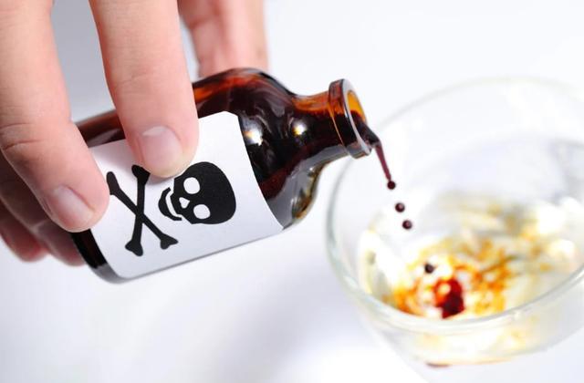 普丽扬卡|女子嫌丈夫比她大20岁有代沟，竟与情人密谋将其毒晕勒死
