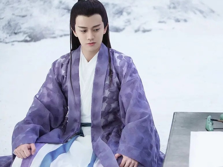 任嘉伦|任嘉伦和成毅用眼神开车，都是一个导演的男主，片场拍戏亲自组CP