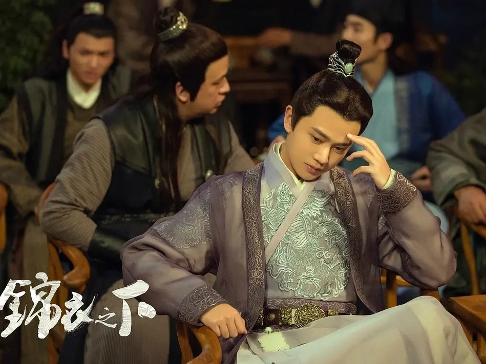 任嘉伦|任嘉伦和成毅用眼神开车，都是一个导演的男主，片场拍戏亲自组CP