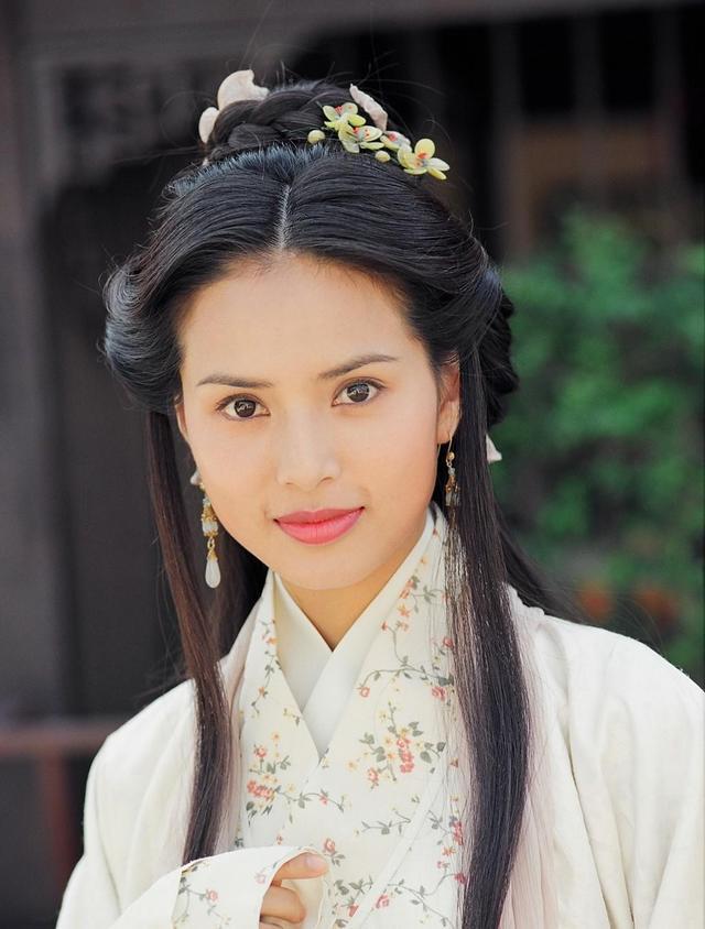 李若彤|54岁李若彤仍信爱，被已婚男星骗感情，陪破产男友10年惨遭弃