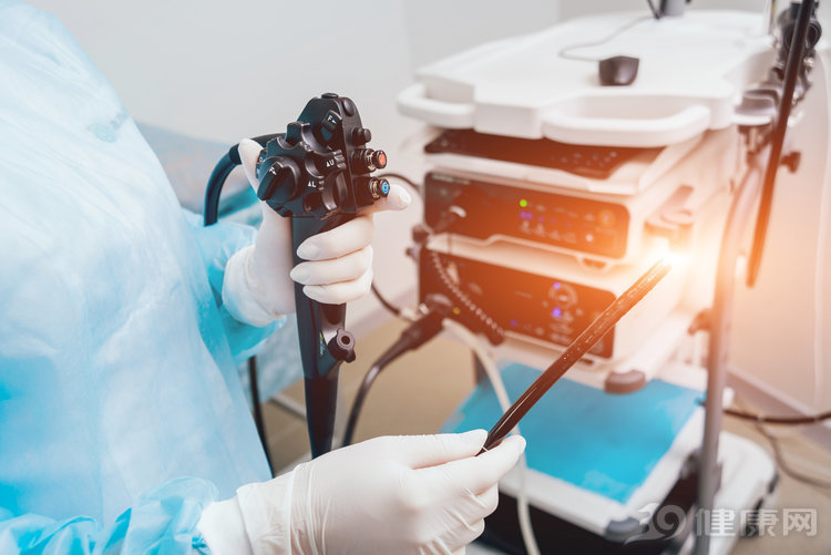 淋巴瘤|出现肿块以为是上火，女孩查出淋巴瘤！这些症状要警惕了