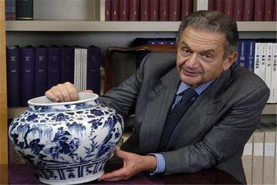 瓷器|老外10元买一瓷罐，当杂物罐用了92年，如今拍出2.3亿天价