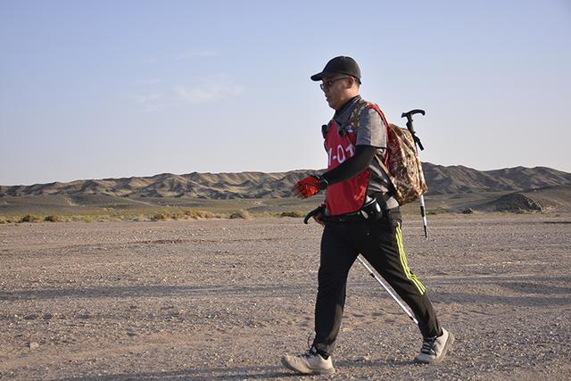 敦煌戈壁徒步户外徒步装备和注意事项要牢记