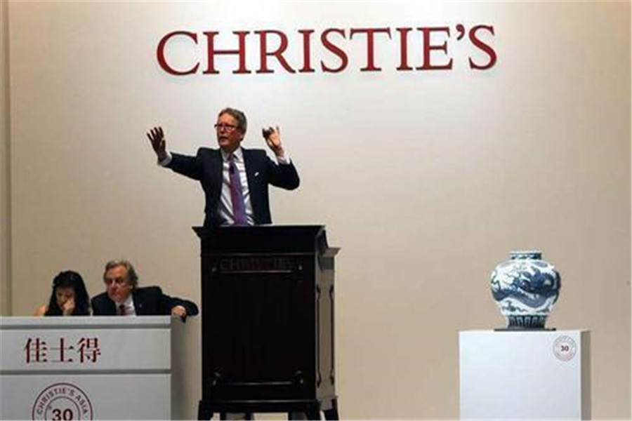 瓷器|老外10元买一瓷罐，当杂物罐用了92年，如今拍出2.3亿天价