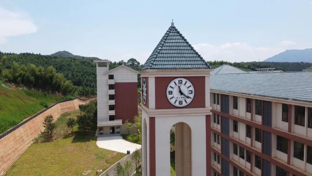 空中俯瞰建瓯一中新校区,美出新高度!_腾讯新闻