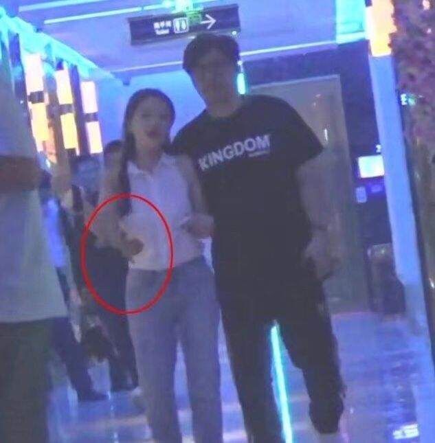 李湘|李湘王岳伦“和好”上热搜：婚姻到最后，无非是一场利益权衡