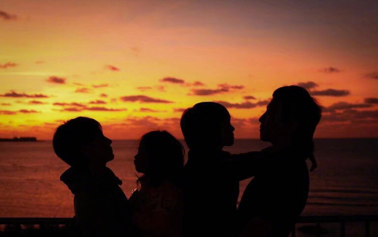 孙俪|孙俪与邓超穿情侣装隔空撒糖，被老公甜喊“丫头”表白太肉麻