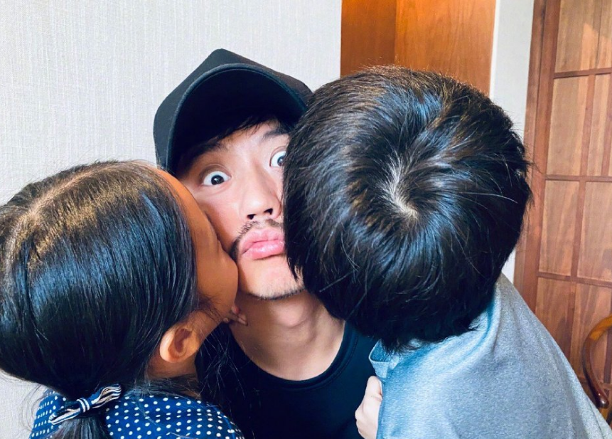 孙俪|孙俪与邓超穿情侣装隔空撒糖，被老公甜喊“丫头”表白太肉麻