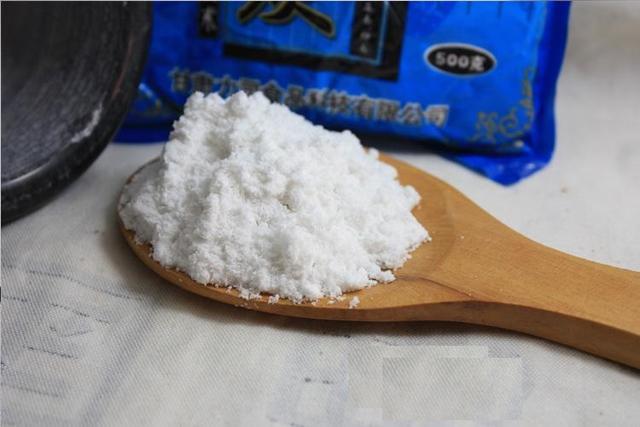 兰州拉面劲道好吃原来是放了蓬灰经常吃会影响身体健康吗