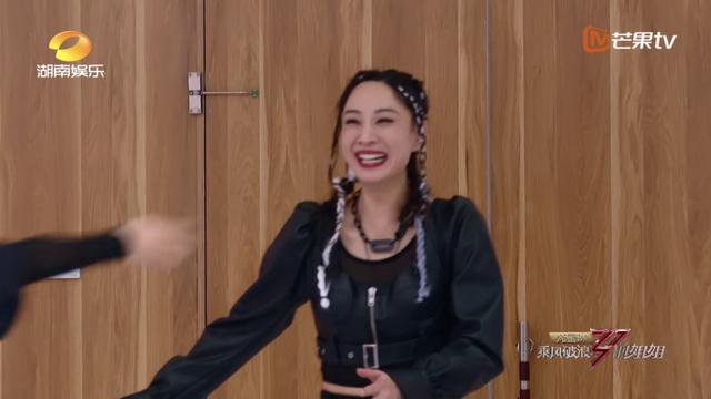 浪姐|《浪姐》宁静看四个晋级队友进门的表情，差别很大，太真实了