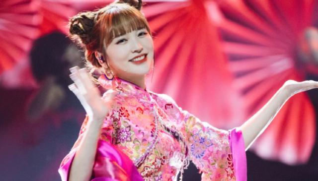 金莎|金莎回应新歌抄袭《胧月》：版权姐姐买了，我会珍惜自己的羽翼