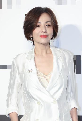 马伊琍生图曝光,瘦成排骨胸让人心疼,手臂粗壮单身妈妈不容易_腾讯