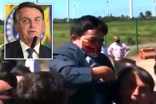 贾伊尔·博尔索纳罗|巴西总统闹乌龙，误将侏儒症男子当成小孩，抱到空中举高高