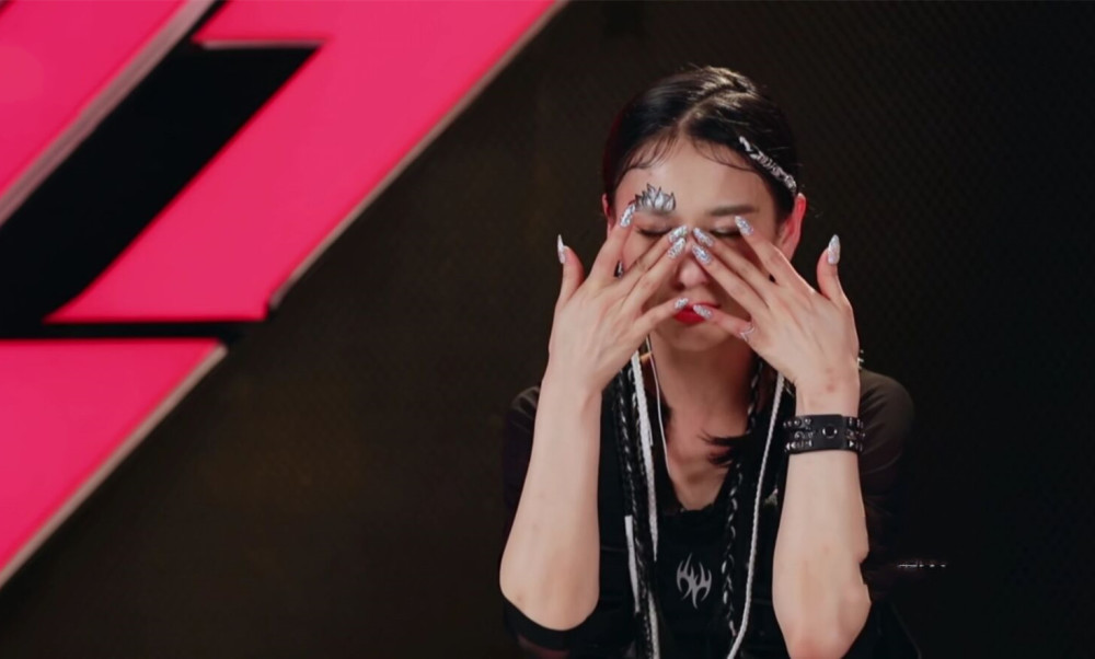 黄圣依|从自信到痛哭，黄圣依五次公演全败，淘汰前掩面大哭：我好讽刺