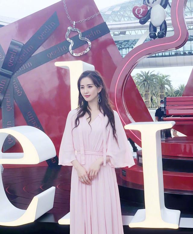 刘诗诗|尴尬2.0！刘诗诗活动被错叫成刘亦菲，周围还爆发哄笑无人阻止