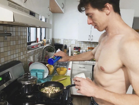 许婧|陈赫前妻许婧与男友沙漠甜蜜互拍，T先生展挺拔身材被赞郎才女貌