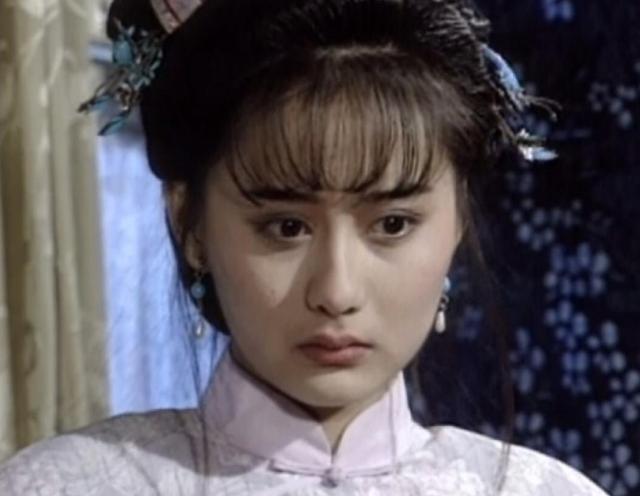 当年的一部电视剧《梅花三弄之梅花烙》热映,让女主角的扮演者陈德容